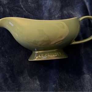 Le Creuset Green Gravy Boat new 9.5 inches New with tag